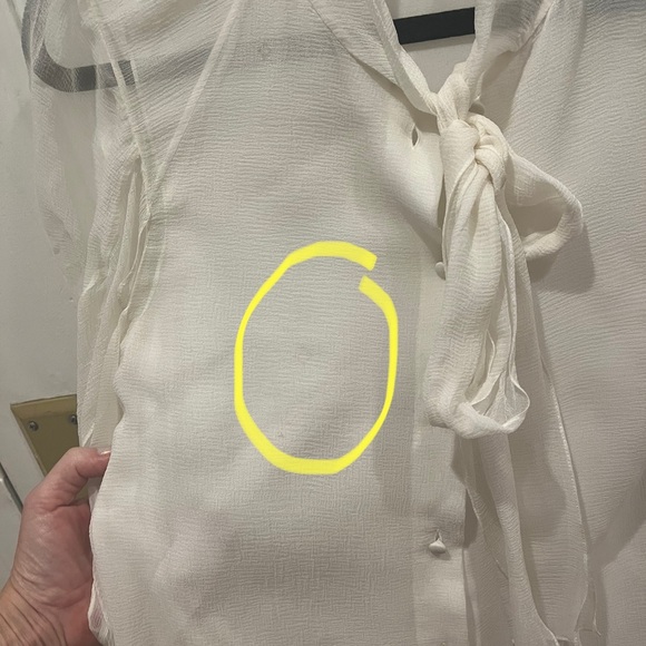 Chloe Frill sleeves blouse - Picture 10 of 10